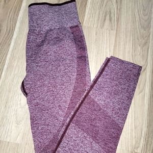 PINK SEAMLESS HIGH WAIST WORKOUT TIGHT.